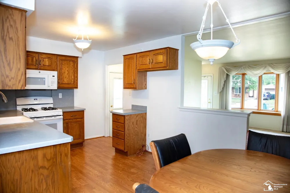 2077 Pagel Avenue Lincoln Park City, MI 48146