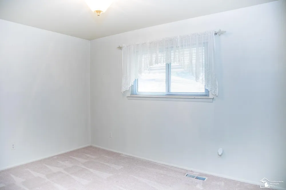 2077 Pagel Avenue Lincoln Park City, MI 48146