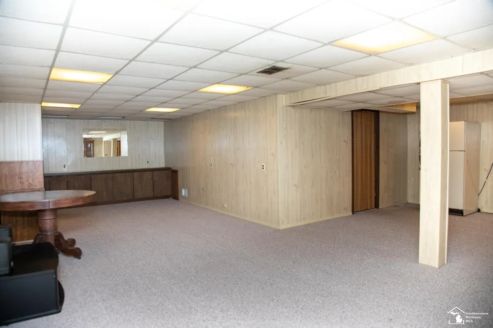 2077 Pagel Avenue Lincoln Park City, MI 48146