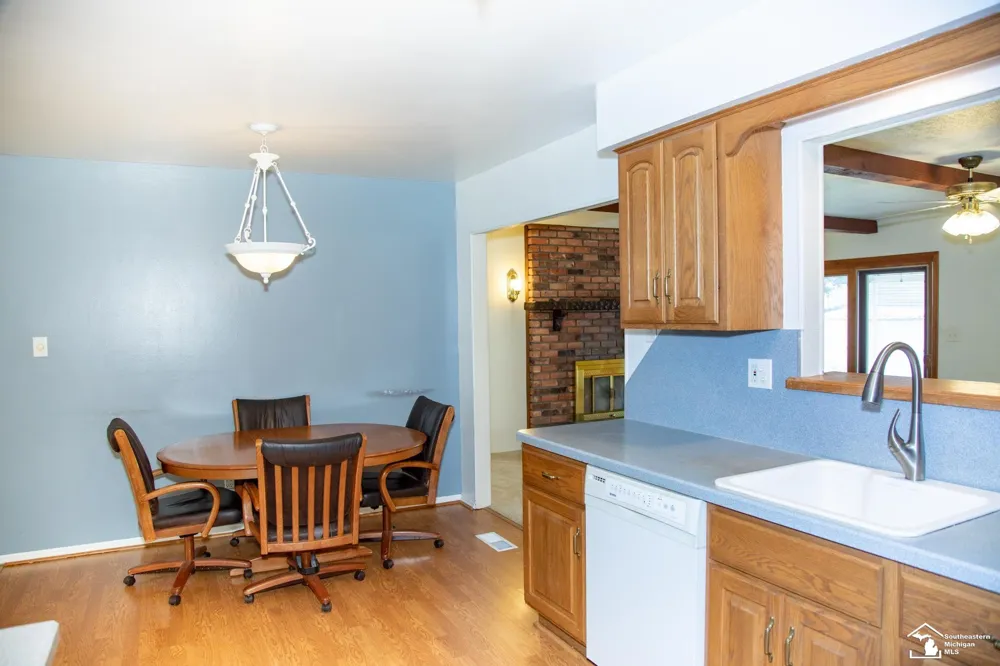 2077 Pagel Avenue Lincoln Park City, MI 48146