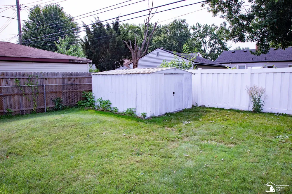 2077 Pagel Avenue Lincoln Park City, MI 48146