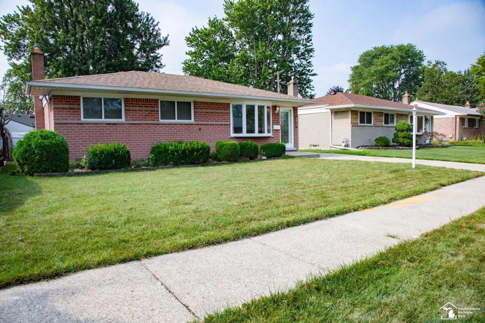 2077 Pagel Avenue Lincoln Park City, MI 48146