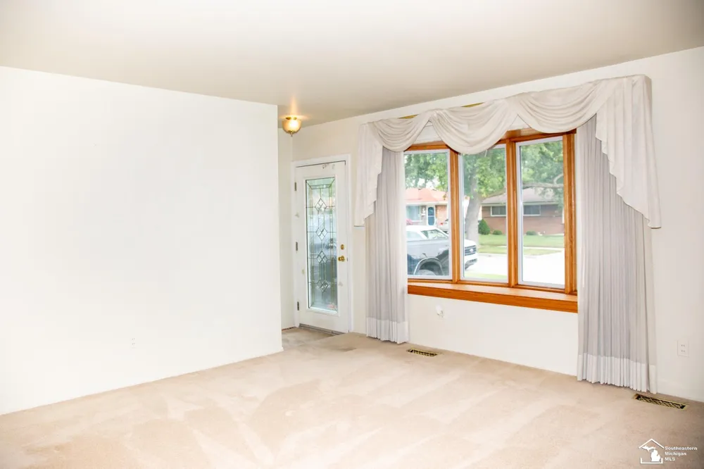 2077 Pagel Avenue Lincoln Park City, MI 48146