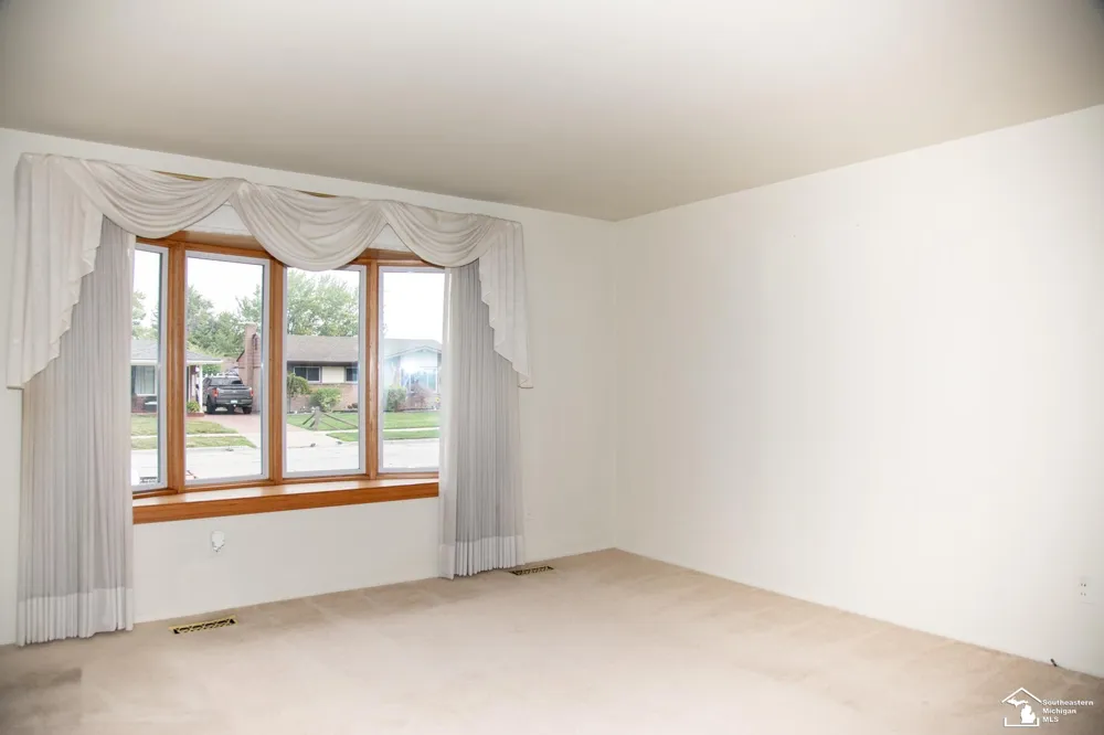 2077 Pagel Avenue Lincoln Park City, MI 48146