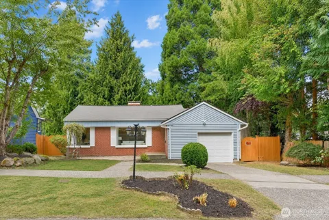 4076 NE 87th Street