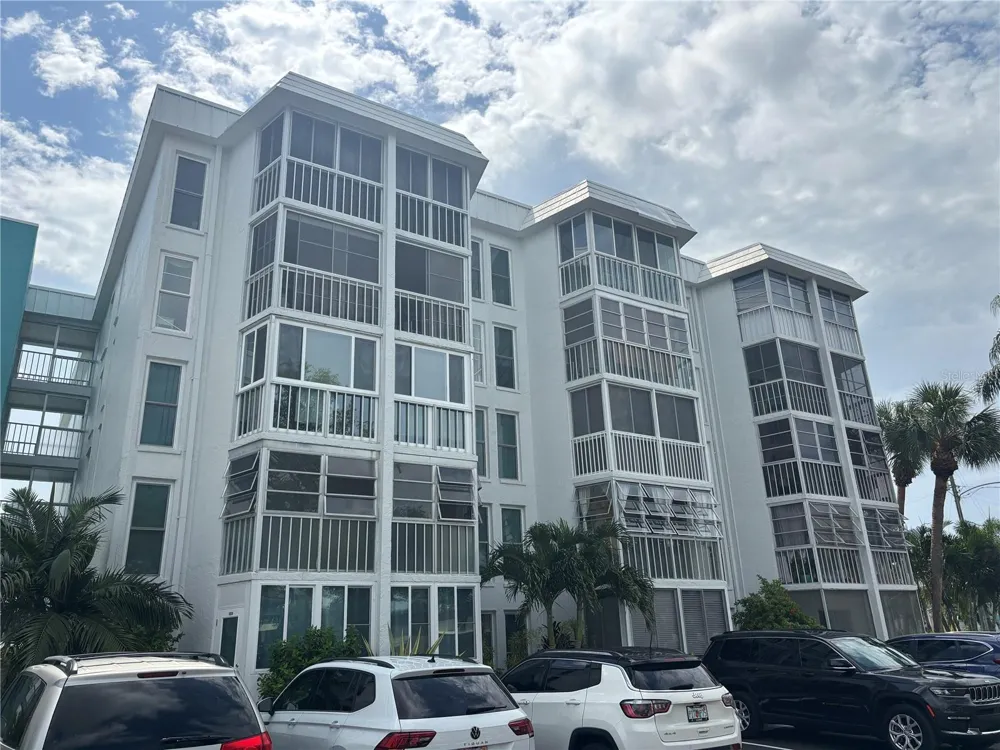 4910 38TH WAY S #411 St Petersburg, FL 33711