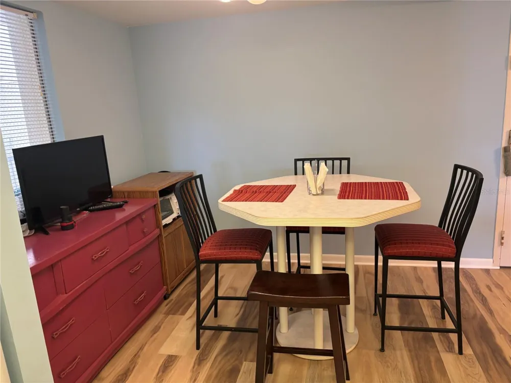 4910 38TH WAY S #411 St Petersburg, FL 33711