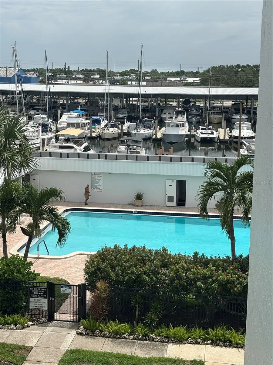 4910 38TH WAY S #411 St Petersburg, FL 33711