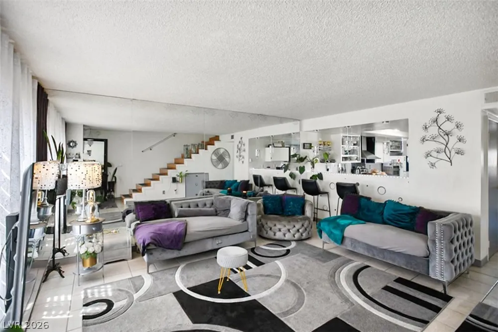 2080 Karen Avenue #94 Las Vegas, NV 89169
