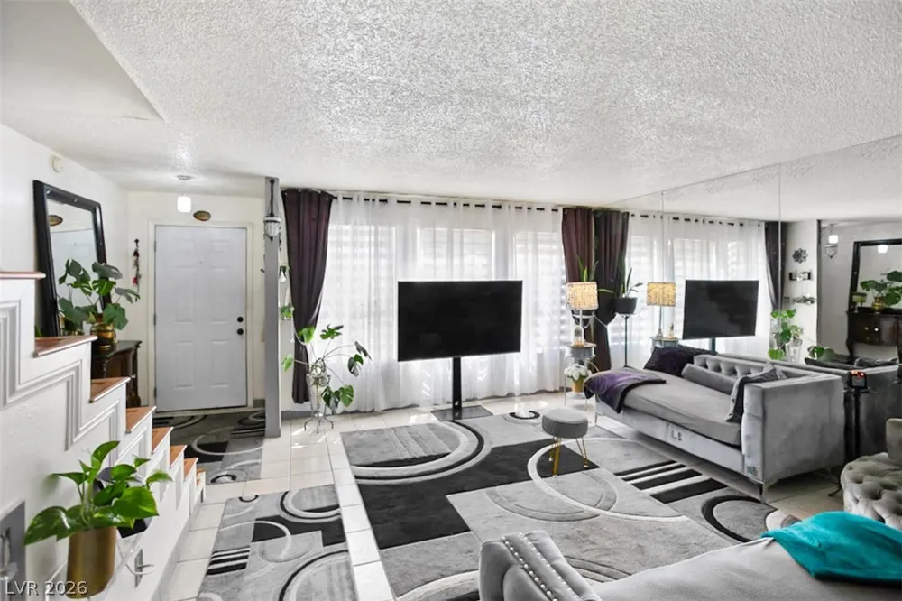 2080 Karen Avenue #94 Las Vegas, NV 89169
