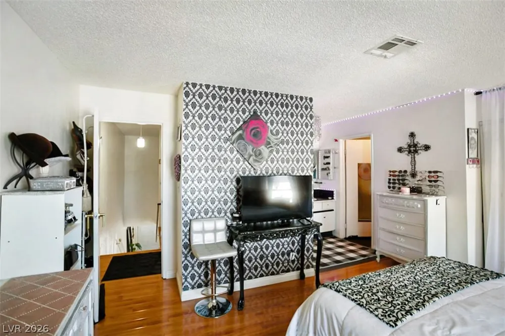 2080 Karen Avenue #94 Las Vegas, NV 89169