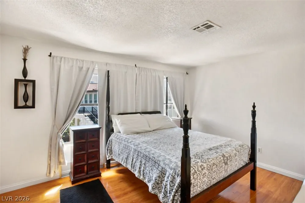 2080 Karen Avenue #94 Las Vegas, NV 89169