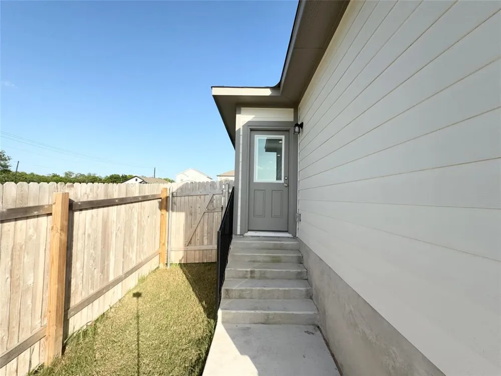12006 Curlin Cove Buda, TX 78610
