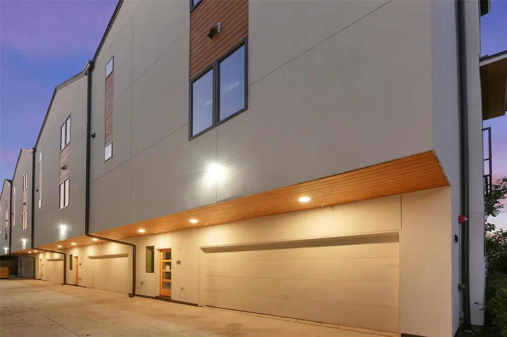 2723 Kimsey Drive #104 Dallas, TX 75235
