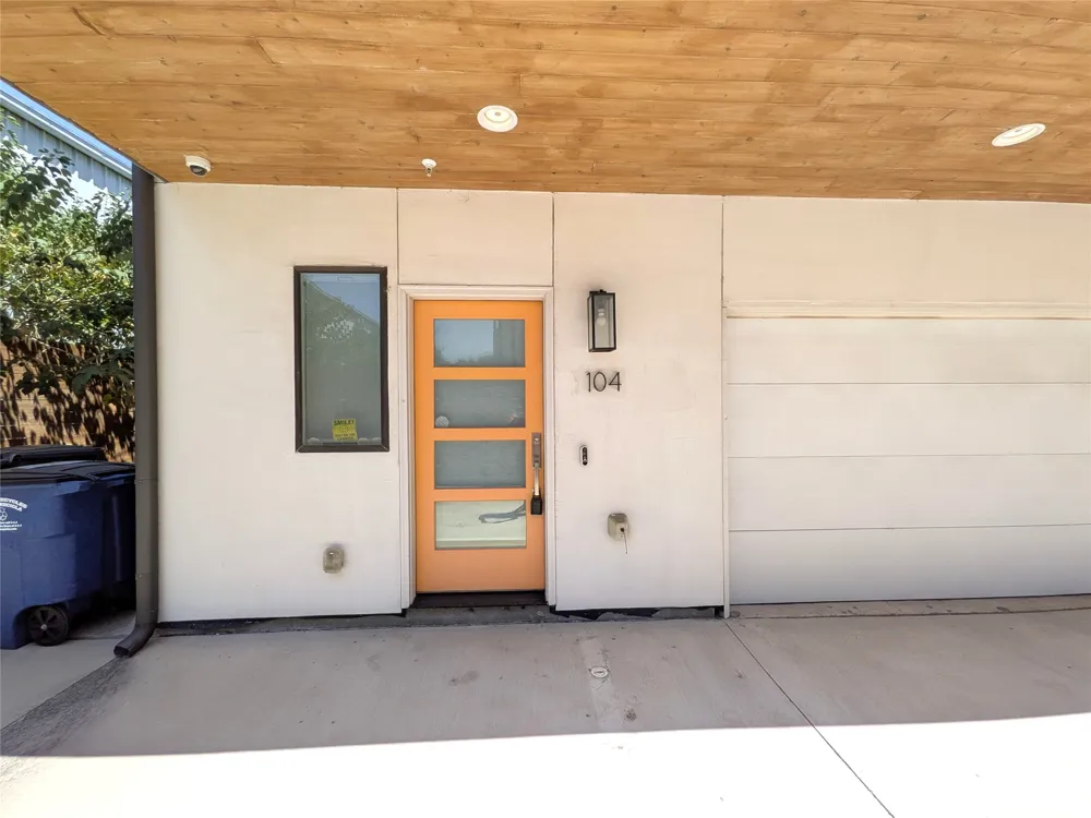 2723 Kimsey Drive #104 Dallas, TX 75235