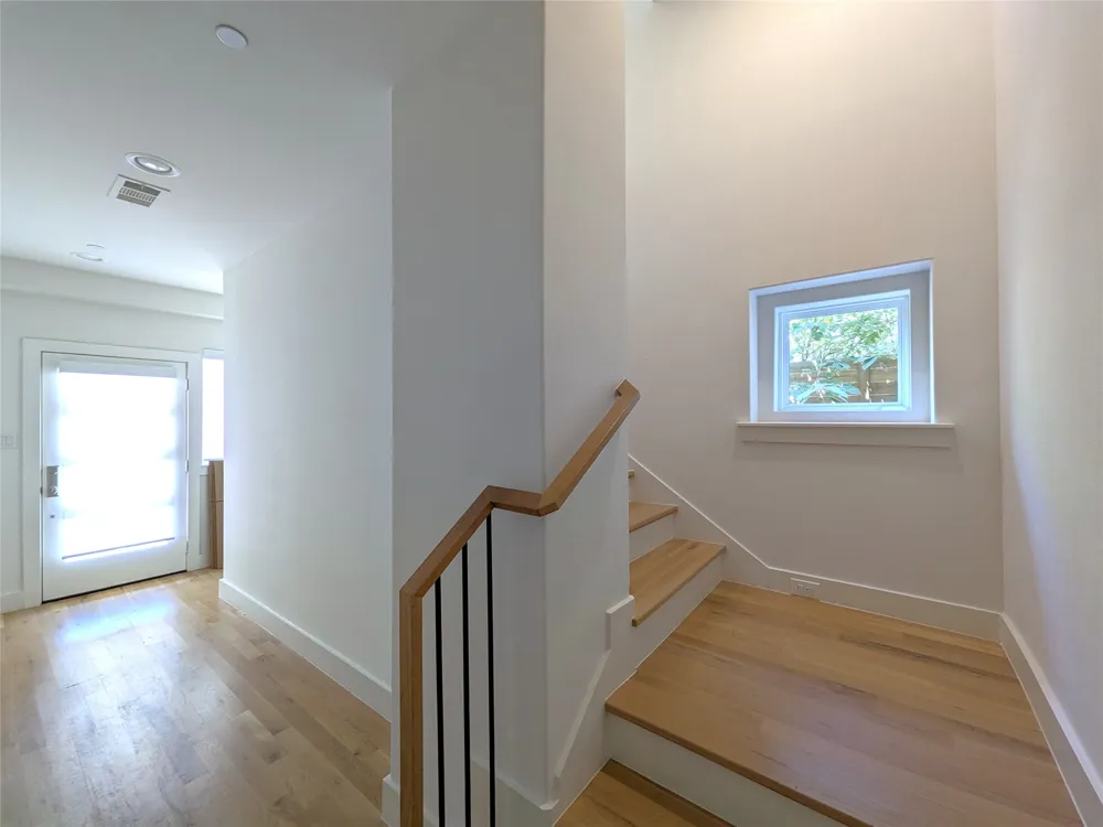 2723 Kimsey Drive #104 Dallas, TX 75235