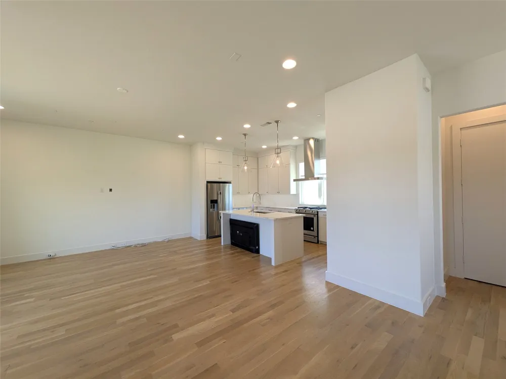 2723 Kimsey Drive #104 Dallas, TX 75235