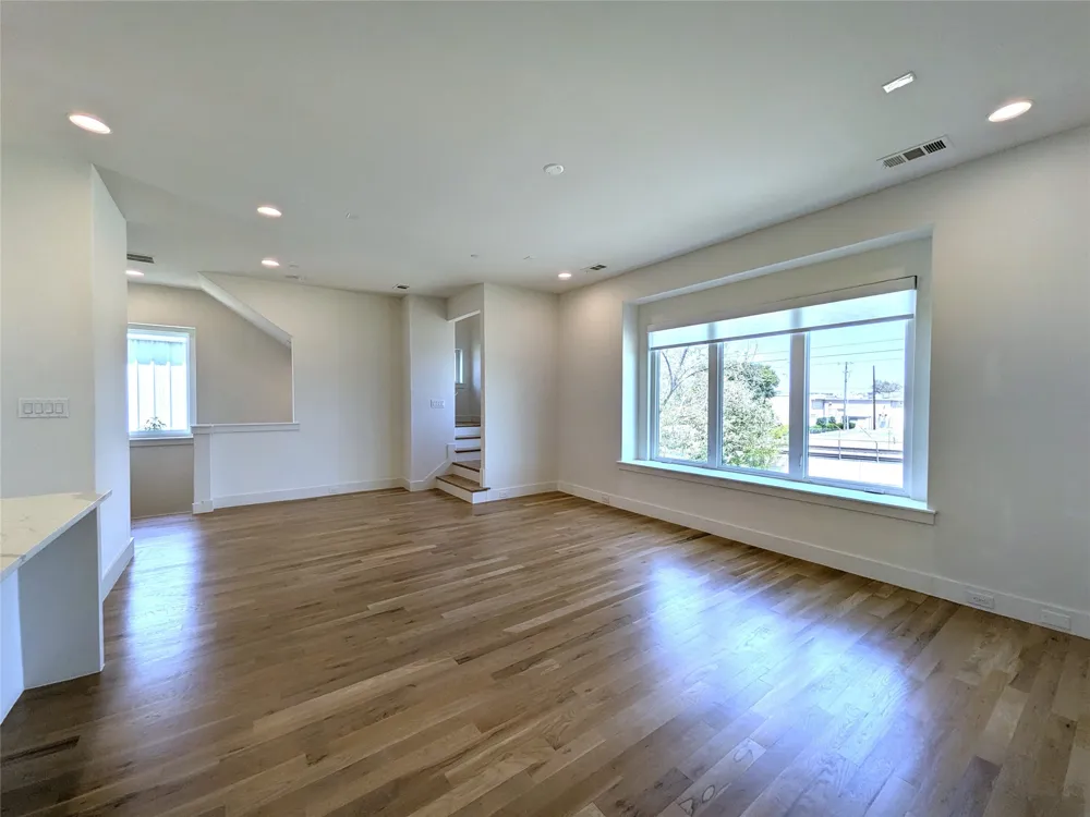 2723 Kimsey Drive #104 Dallas, TX 75235