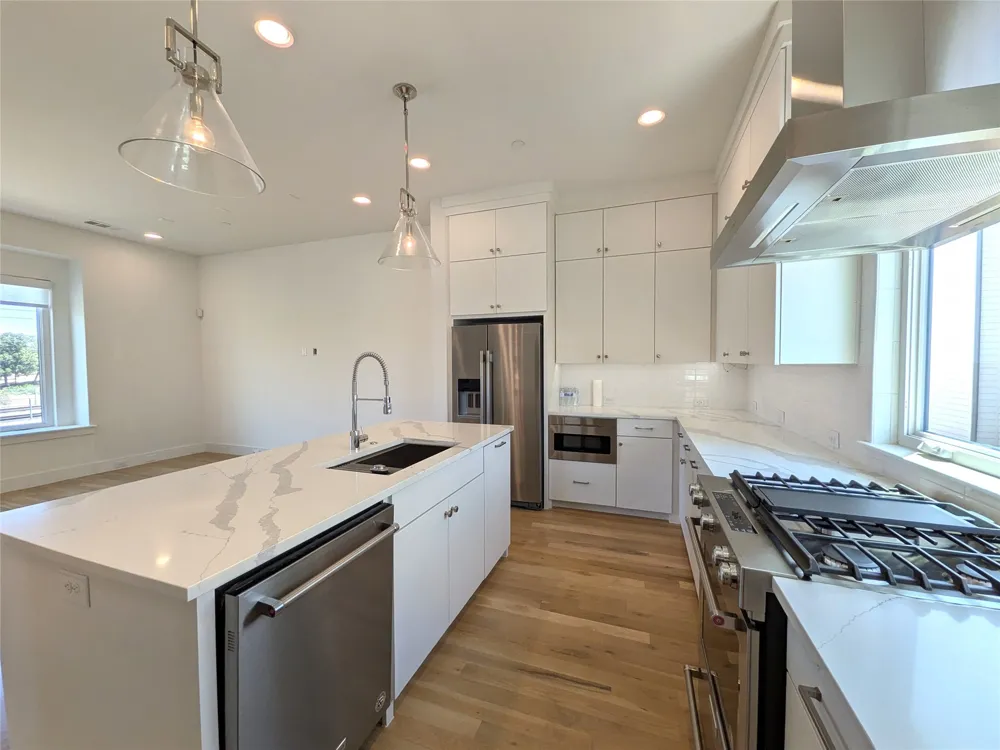 2723 Kimsey Drive #104 Dallas, TX 75235