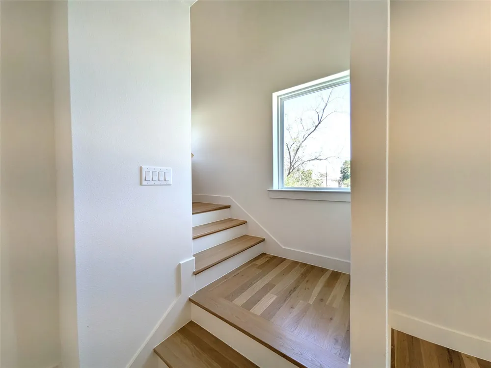 2723 Kimsey Drive #104 Dallas, TX 75235