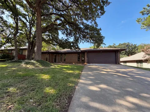 5804 Ridge Drive