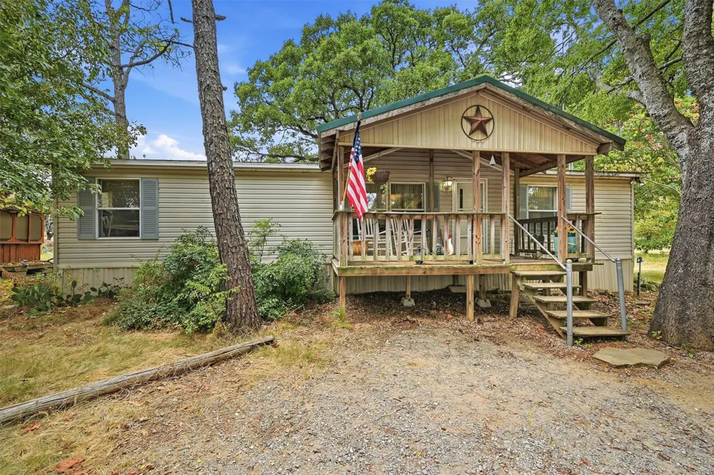 2449 County Road 1215 Savoy, TX 75479