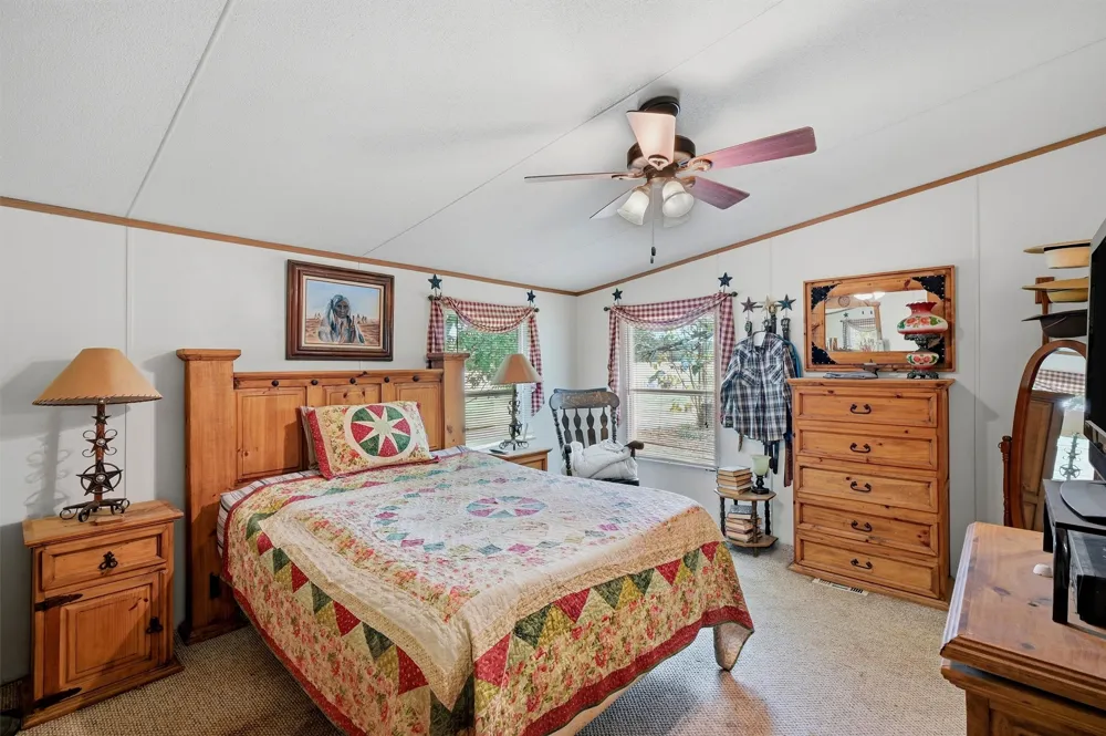 2449 County Road 1215 Savoy, TX 75479