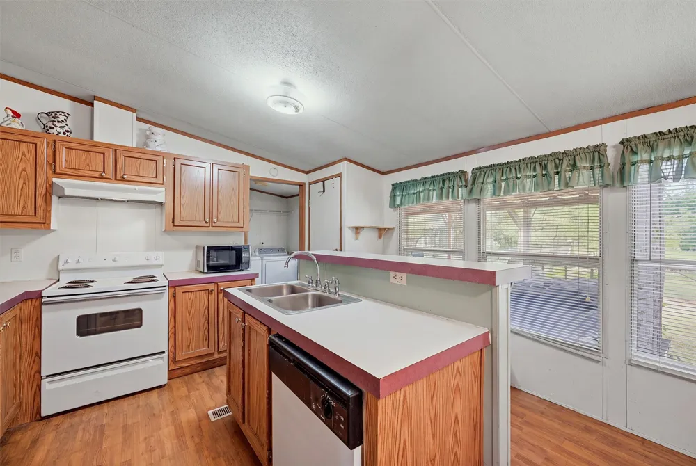 2449 County Road 1215 Savoy, TX 75479