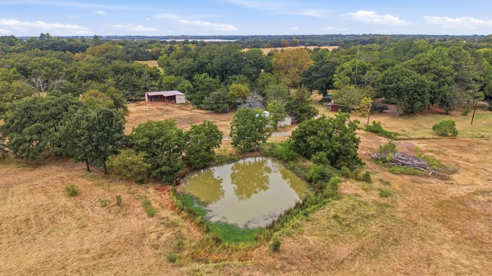 2449 County Road 1215 Savoy, TX 75479