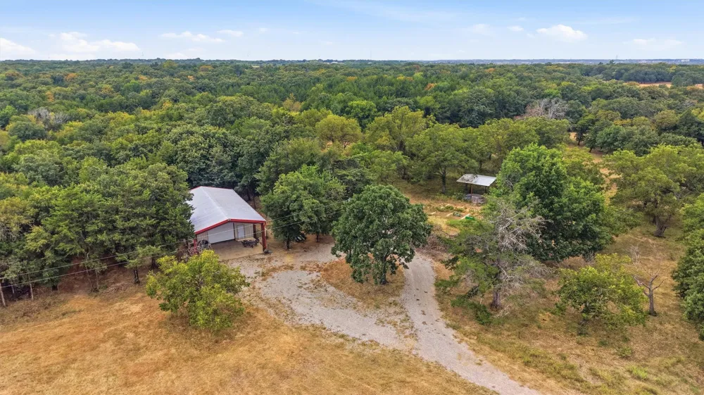 2449 County Road 1215 Savoy, TX 75479