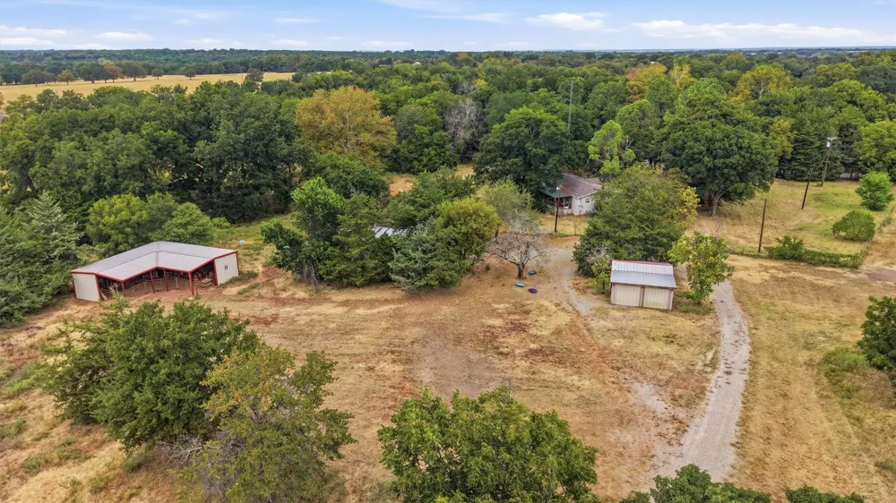 2449 County Road 1215 Savoy, TX 75479