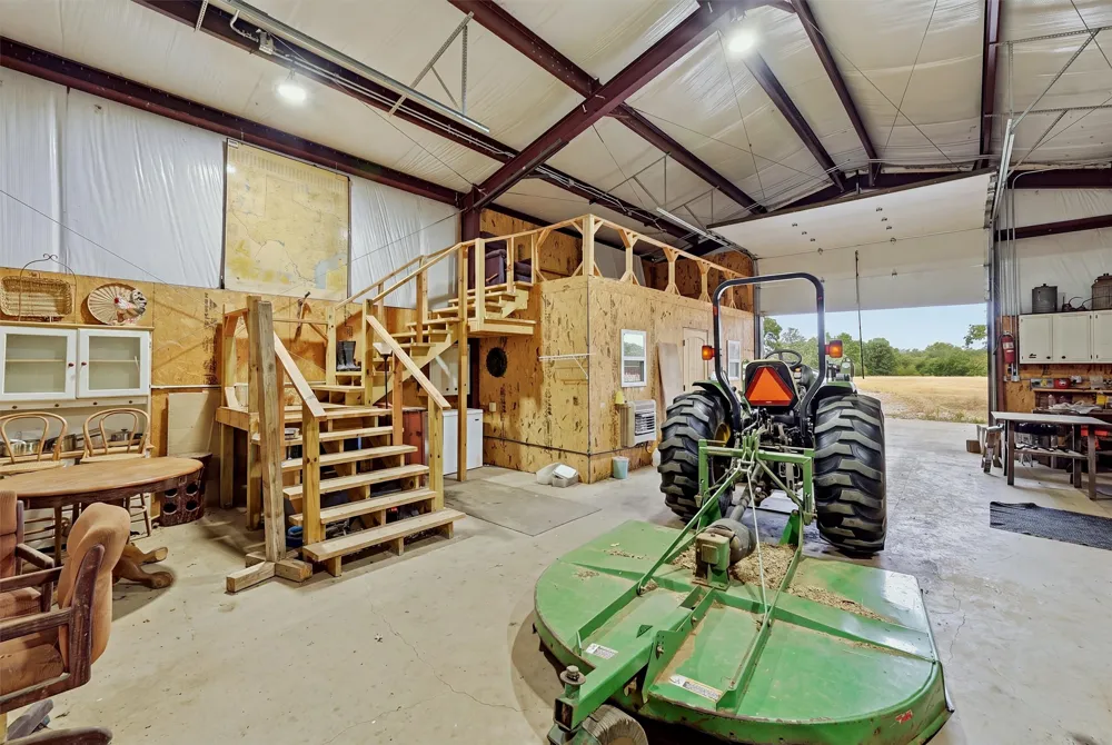 2449 County Road 1215 Savoy, TX 75479