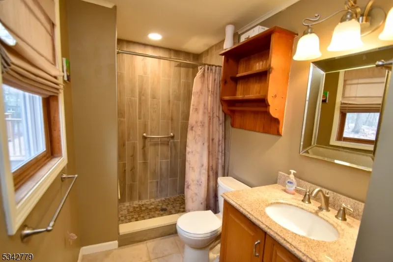 38 Notch Rd Jefferson, NJ 07438