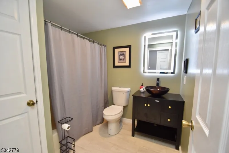 38 Notch Rd Jefferson, NJ 07438