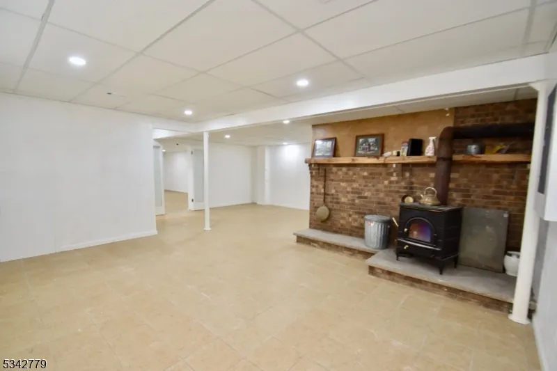 38 Notch Rd Jefferson, NJ 07438
