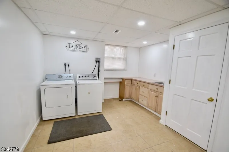 38 Notch Rd Jefferson, NJ 07438