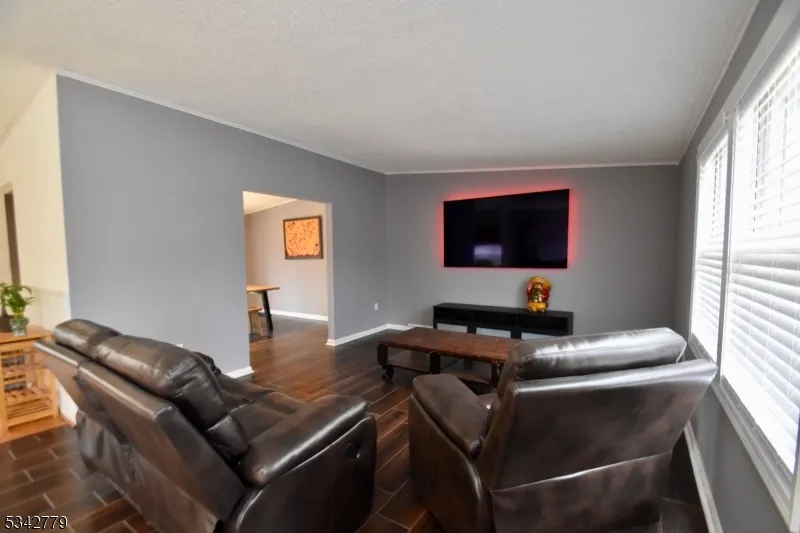 38 Notch Rd Jefferson, NJ 07438