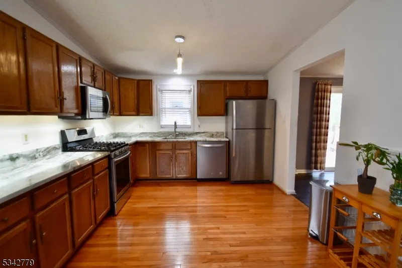 38 Notch Rd Jefferson, NJ 07438