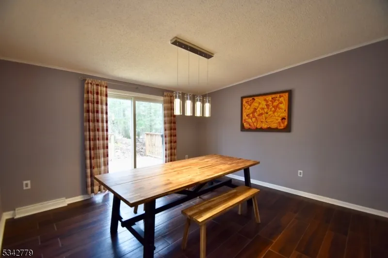 38 Notch Rd Jefferson, NJ 07438