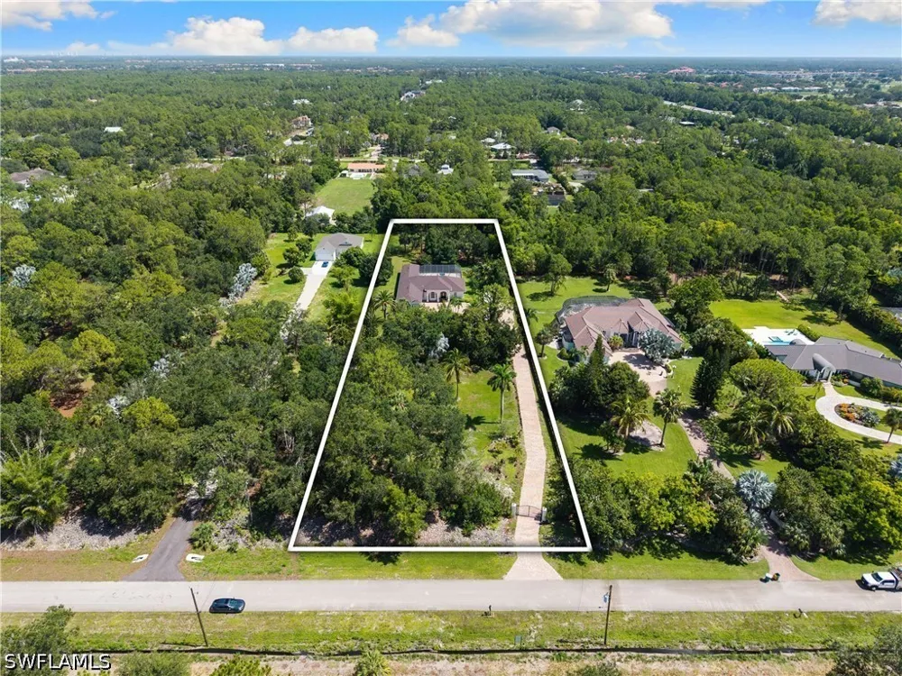 Livingston Woods Lane Naples, FL 34109