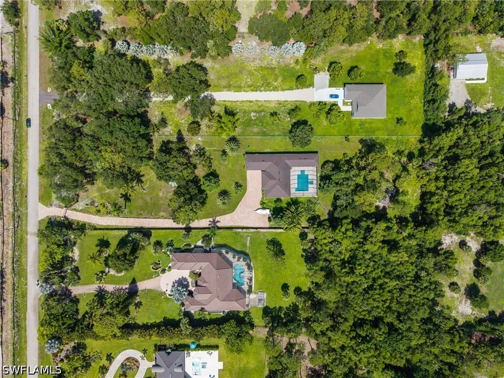 Livingston Woods Lane Naples, FL 34109