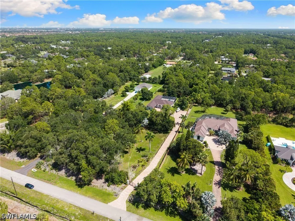 Livingston Woods Lane Naples, FL 34109