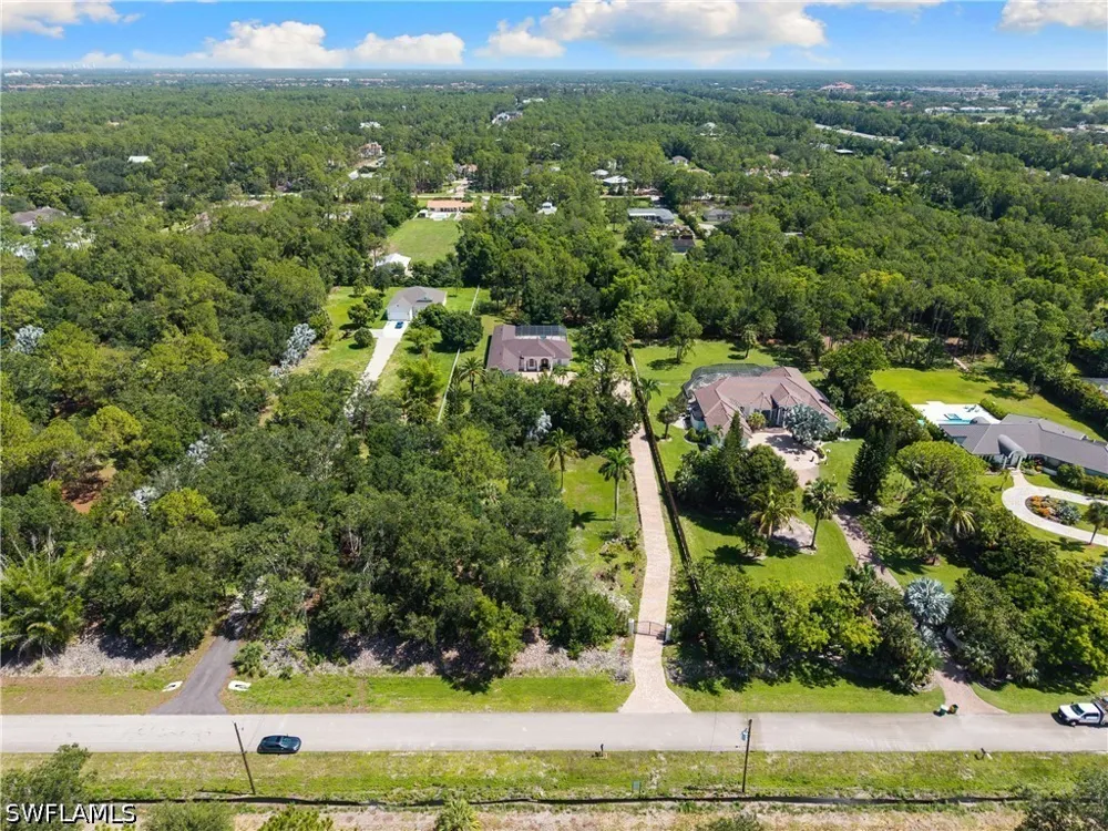 Livingston Woods Lane Naples, FL 34109