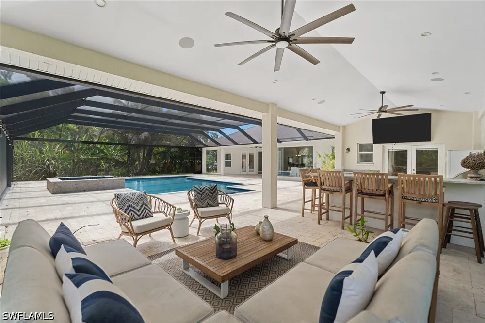 Livingston Woods Lane Naples, FL 34109
