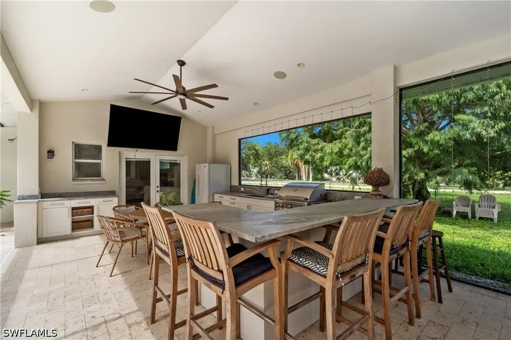 Livingston Woods Lane Naples, FL 34109