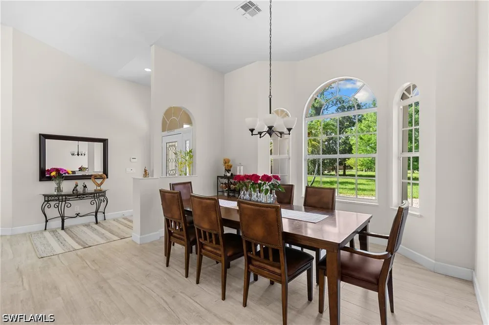 Livingston Woods Lane Naples, FL 34109