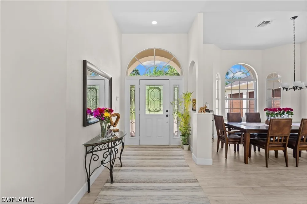 Livingston Woods Lane Naples, FL 34109