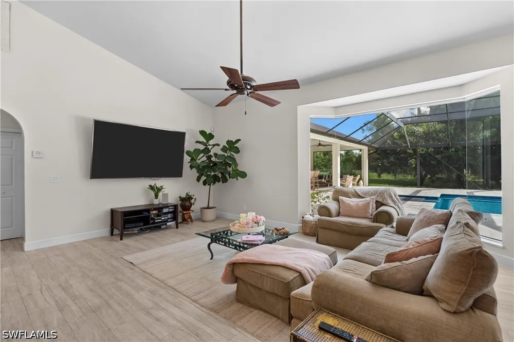 Livingston Woods Lane Naples, FL 34109