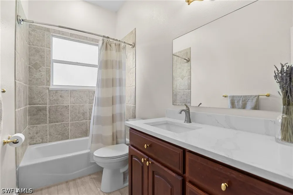Livingston Woods Lane Naples, FL 34109