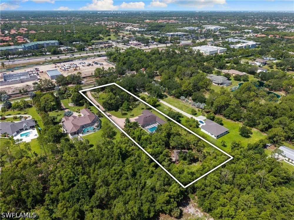 Livingston Woods Lane Naples, FL 34109